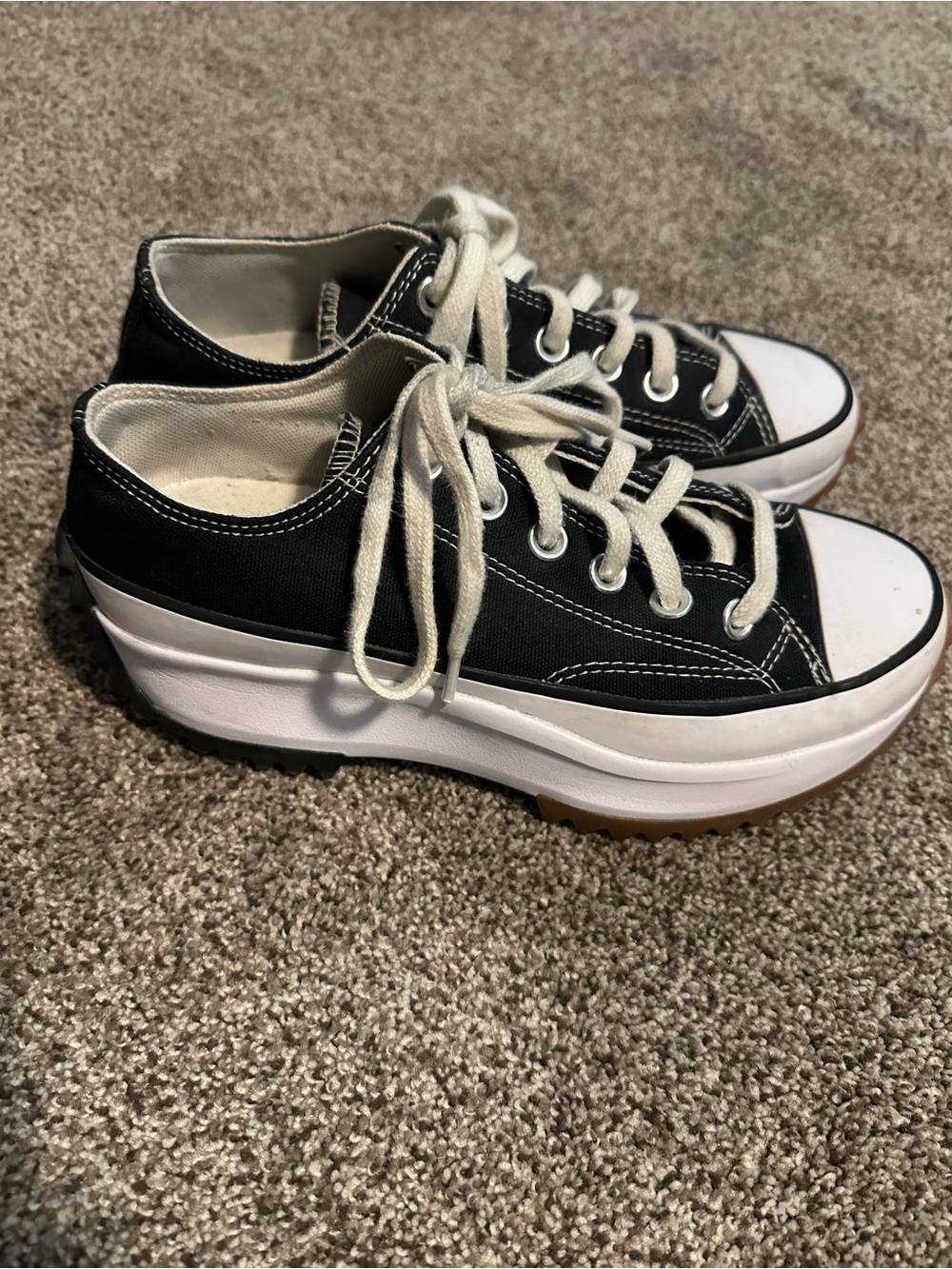 Converse Run Star Hike Low Top Platform Sneakers Black White Women’s 6.5